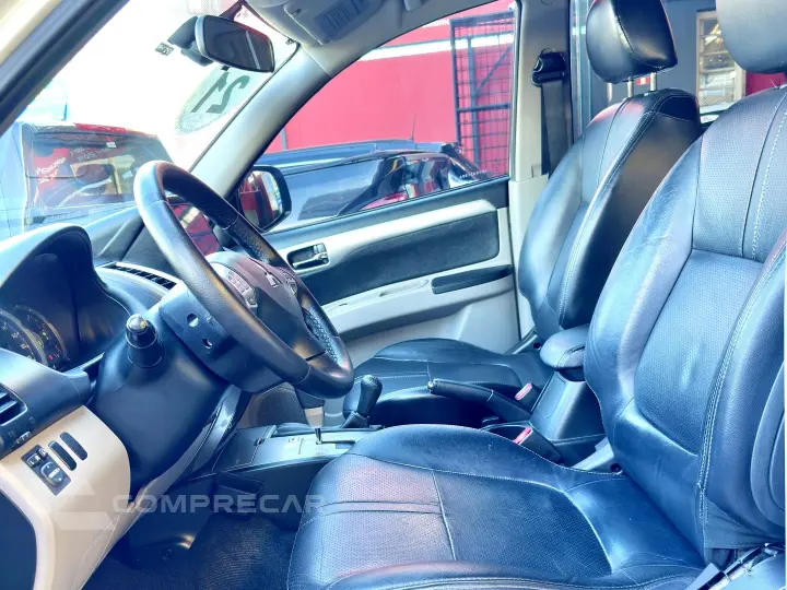 PAJERO 3.5 HPE 4X4 7 LUGARES V6 24V FLEX 4P AUTOMÁTICO