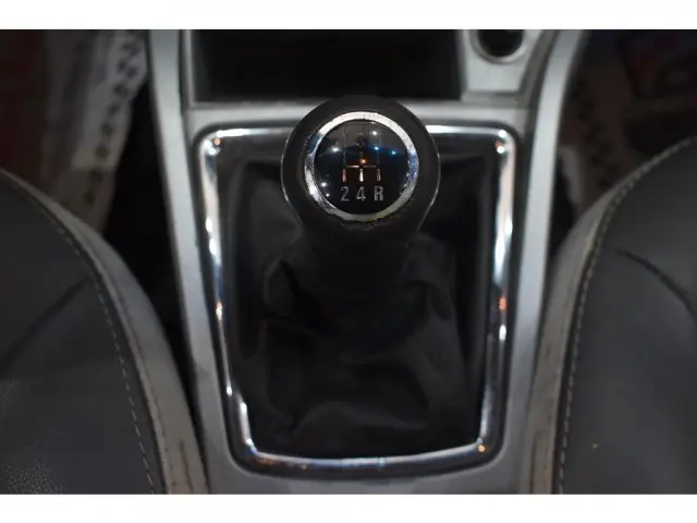 VECTRA SEDAN - 2.0 MPFI ELEGANCE 8V 4P MANUAL