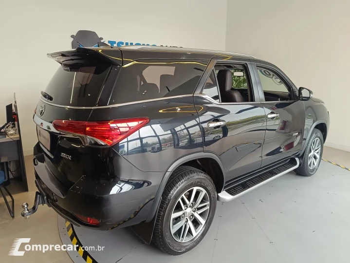 HILUX SW4 2.8 SRX 4X4 7 LUGARES 16V TURBO INTERCOOLER  4P AU