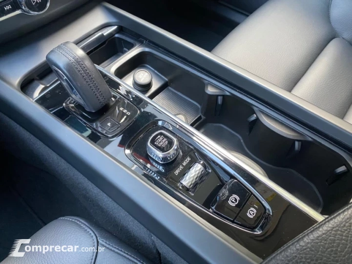 XC60 2.0 T8 Hybrid Momentum AWD Geartronic