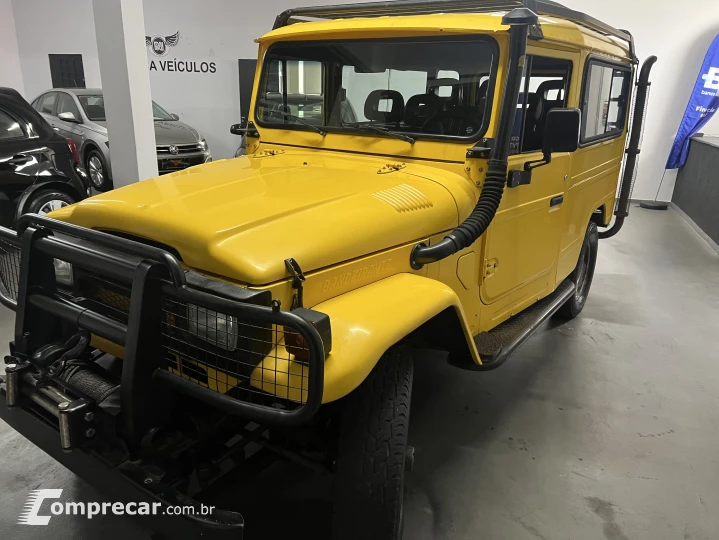 BANDEIRANTE 3.7 Bj50lv-b 4X4 Chassi Longo