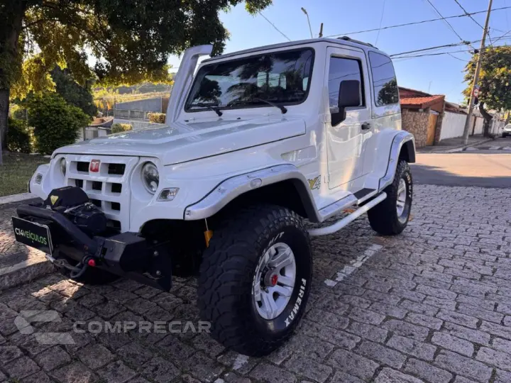 T-4 4x4 3.0 TB Int. Cap. Rígida Diesel