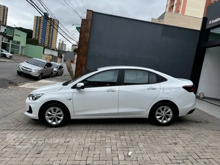 ONIX SEDAN Plus LT 1.0 12V Flex 4p Mec.