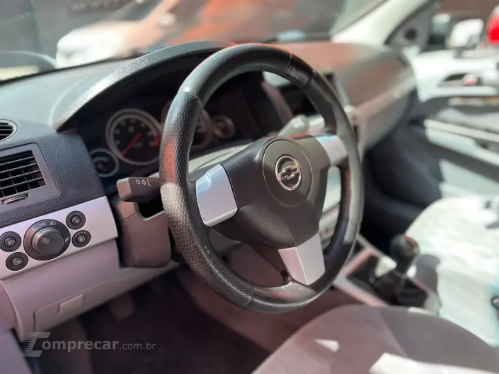 VECTRA 2.0 MPFI Elegance 8V