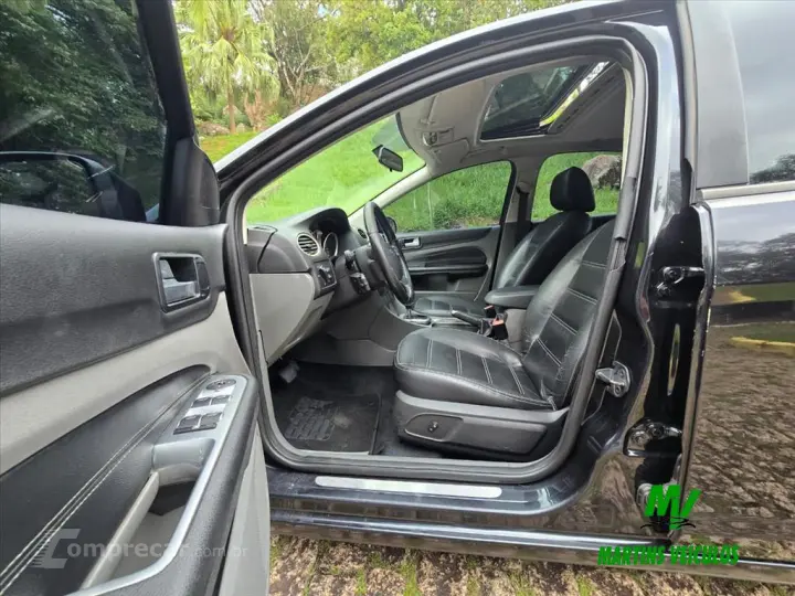 FOCUS 2.0 GHIA SEDAN 16V FLEX 4P AUTOMÁTICO