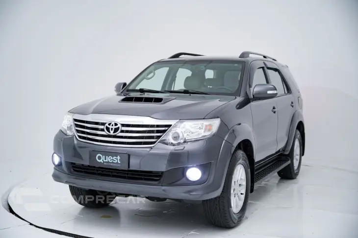 Hilux SW4 SRV D4-D 4x4 3.0 TDI Dies. Aut