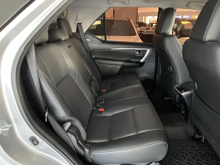 HILUX SW4 2.8 D-4d Turbo SRX 7L 4X4