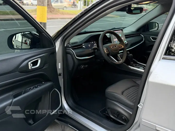 Commander 1.3 T270 Turbo Flex Longitude At6