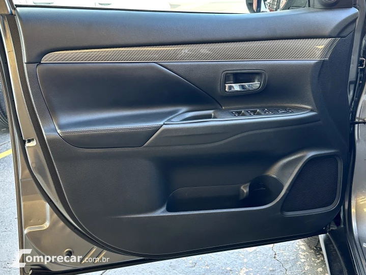 OUTLANDER 3.0 MIVEC V6 GASOLINA HPE-S AWD AUTOMÁTICO