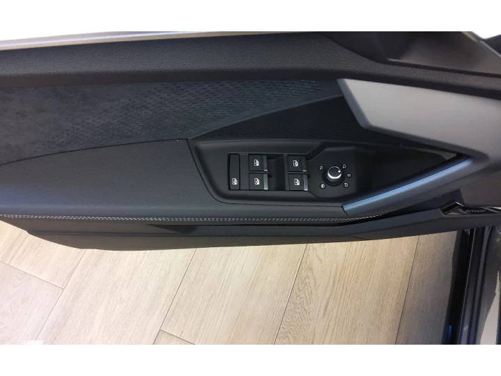 A3 2.0 40 TFSI MHEV SEDAN PERFORMANCE BLACK S-TRONIC
