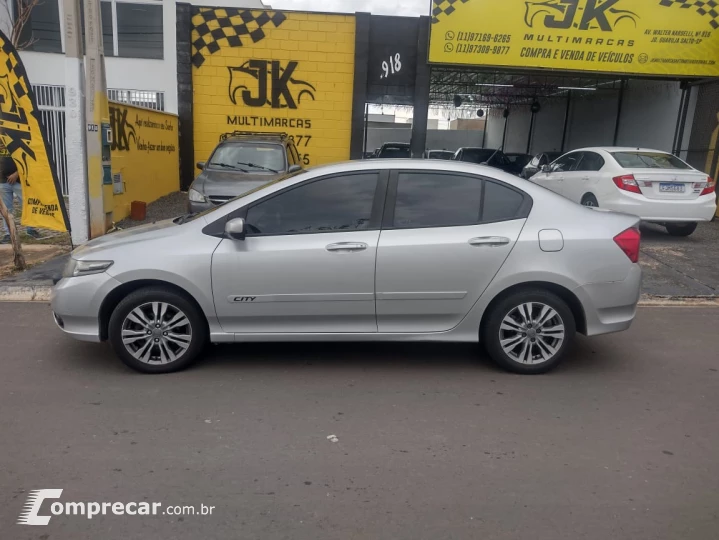 CITY 1.5 LX Sedan 16V