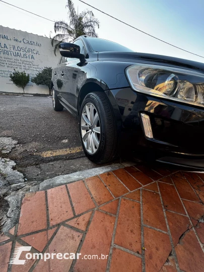 XC60 2.0 T5 Momentum