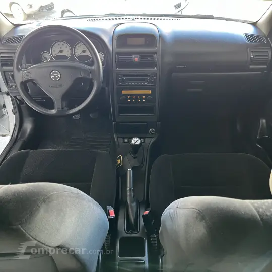 Astra Sed. Advant. 2.0 8V MPFI FlexP. 4p