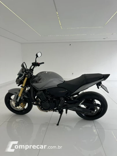 CB 600F HORNET / HONDA
