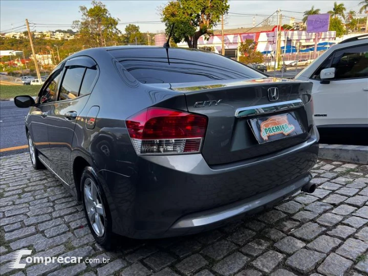 CITY 1.5 LX Sedan 16V