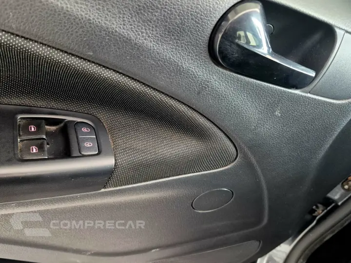 VOYAGE 1.0 12V MPI TOTALFLEX 4P MANUAL