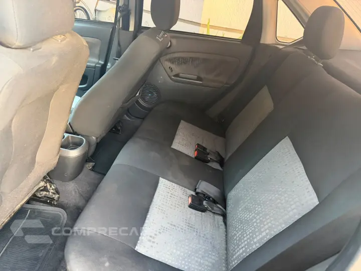 FIESTA 1.6 MPI Class Sedan 8V