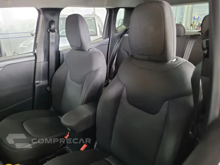 Renegade 1.8 4x2 Flex 16V Aut.