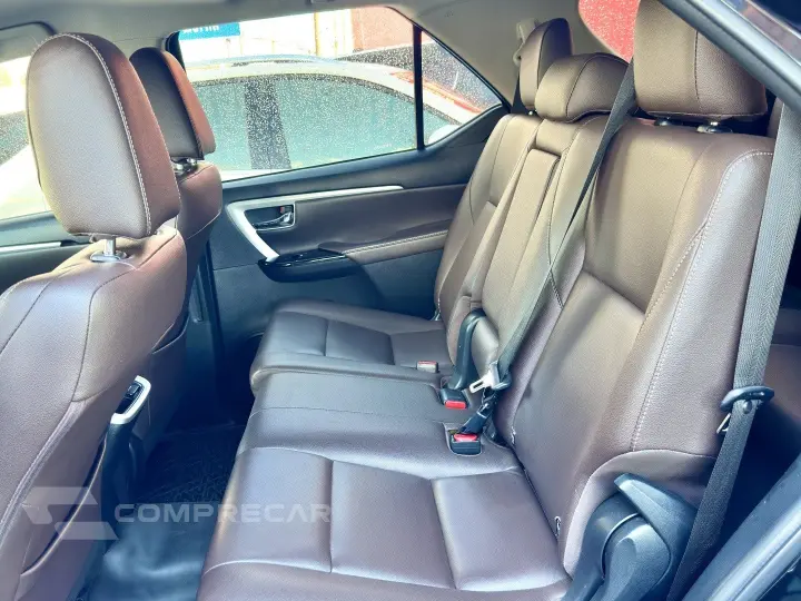 HILUX SW4 2.8 SRX 4X4 16V TURBO INTERCOOLER DIESEL 4P AUTOMÁ