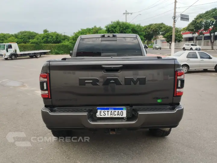 2500 6.7 I6 Turbo Laramie Night Edition CD 4X4