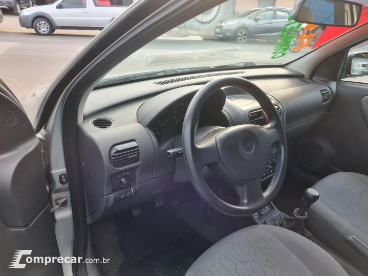 CORSA 1.8 MPFI Maxx Sedan 8V