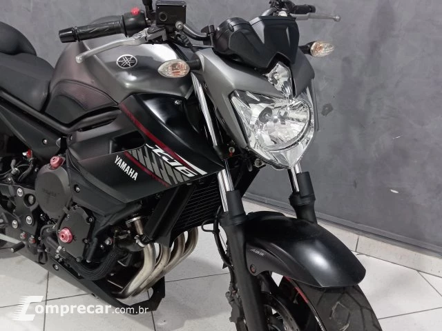XJ6 N ABS - Naked