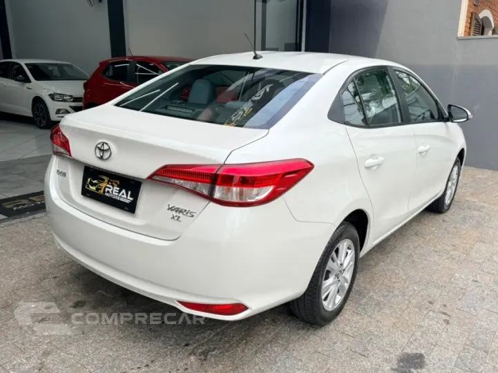 YARIS 1.5 16V Sedan XL