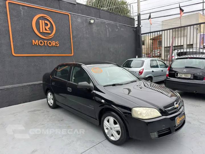 ASTRA 1.8 MPFI Comfort Sedan 8V