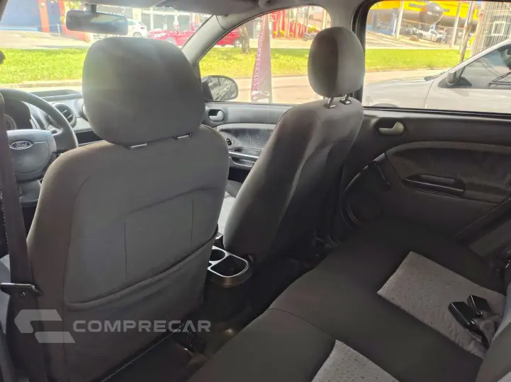 FIESTA 1.6 Rocam SE Sedan 8V
