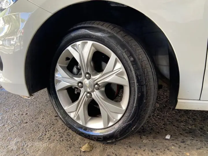 ONIX SEDAN PLUS LTZ 1.0 12V TB FLEX AUT.