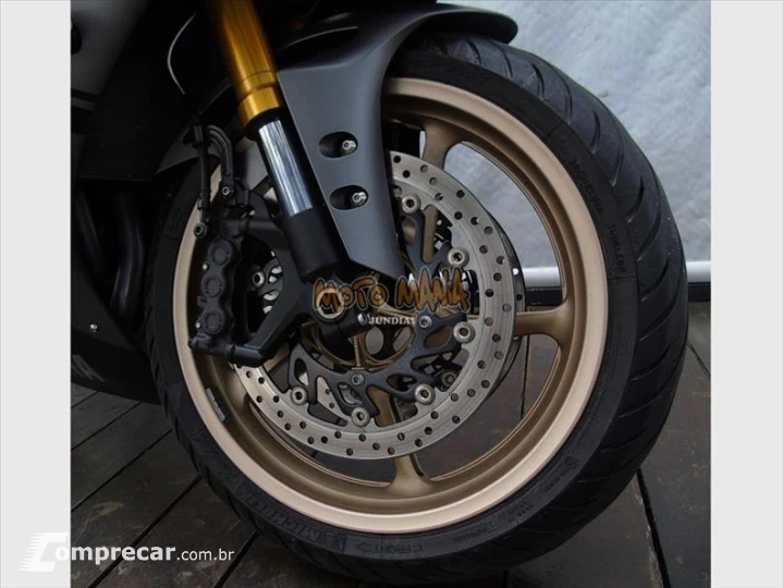 YZF R1