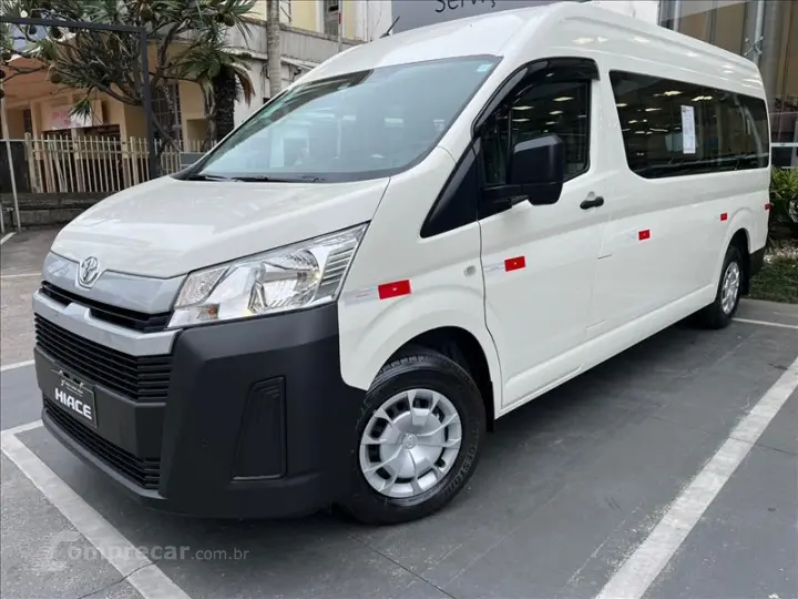 HIACE 2.8 D-4d Turbo Minibus 15+1 DX