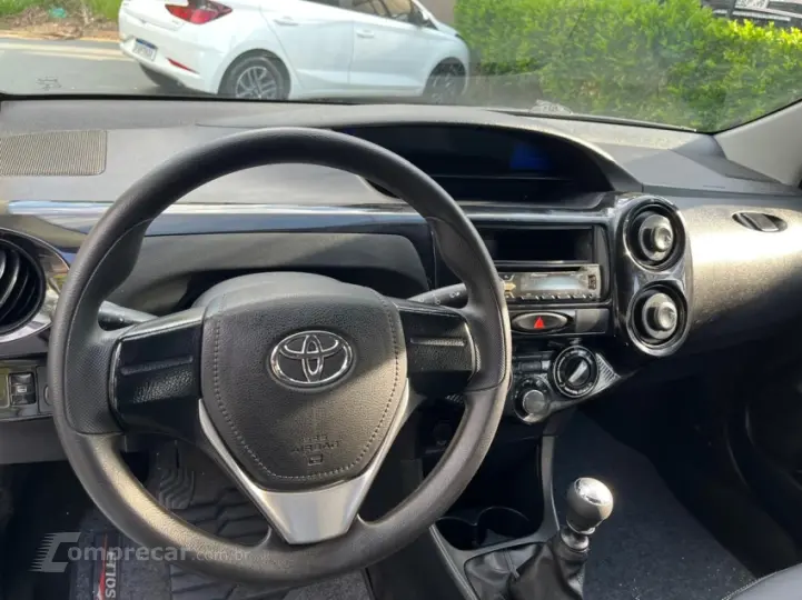 ETIOS 1.5 X Sedan 16V