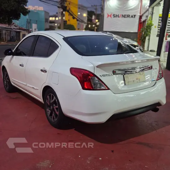 VERSA UNIQUE 1.6 16V FlexStart 4p Aut.