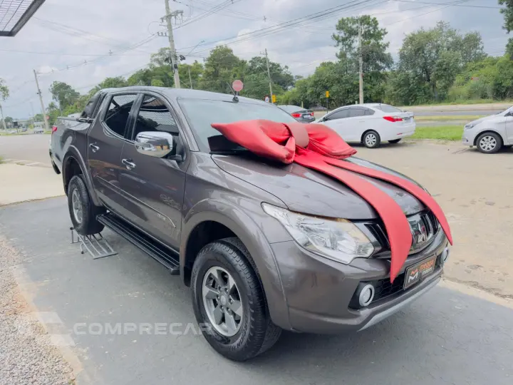 L 200 Triton 2.4 16V SPORT HPE 4X4 CABINE DUPLA TURBO DIESEL