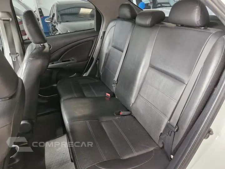 ETIOS 1.5 PLATINUM SEDAN 16V FLEX 4P AUTOMÁTICO