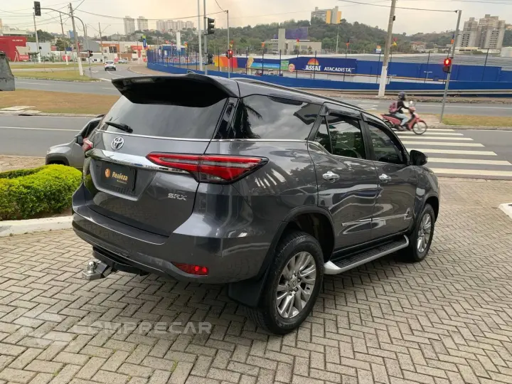 Hilux SW4 SRX 4x4 2.8 TDI 16V Dies. Aut.