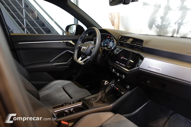 Q3 2.0 4P 40 TFSI PERFORMANCE BLACK QUATTRO TIPTRONIC AUTOMÁ