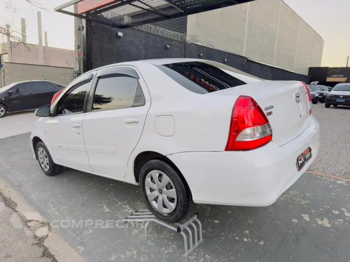 Etios Sedan 1.5 16V 4P FLEX XS