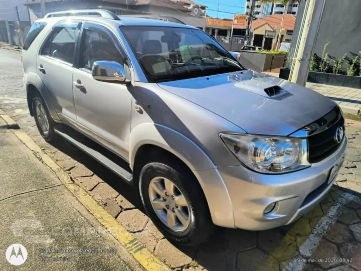 Hilux SW4 SRV D4-D 4x4 3.0 TDI Dies. Aut