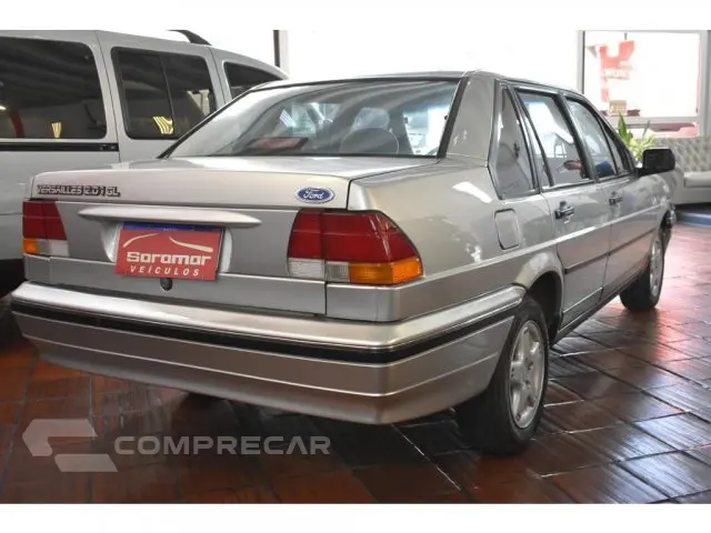 VERSAILLES - 2.0 GL 8V 4P MANUAL