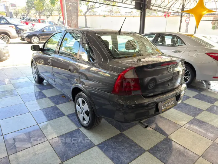 CORSA 1.0 MPFI Maxx Sedan 8V