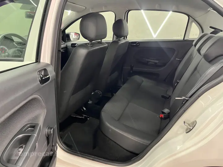 VOYAGE 1.0 12V MPI Totalflex