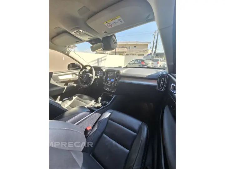 XC40 1.5 T5 RECHARGE MOMENTUM GEARTRONIC