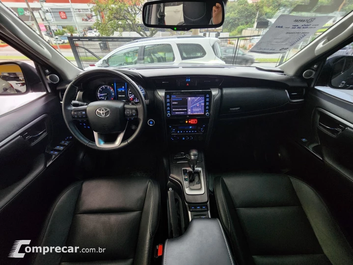 HILUX SW4 2.8 D-4d Turbo SRX 7L 4X4