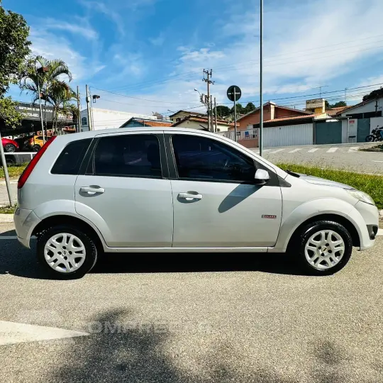 FIESTA 1.6 MPI Class Hatch 8V