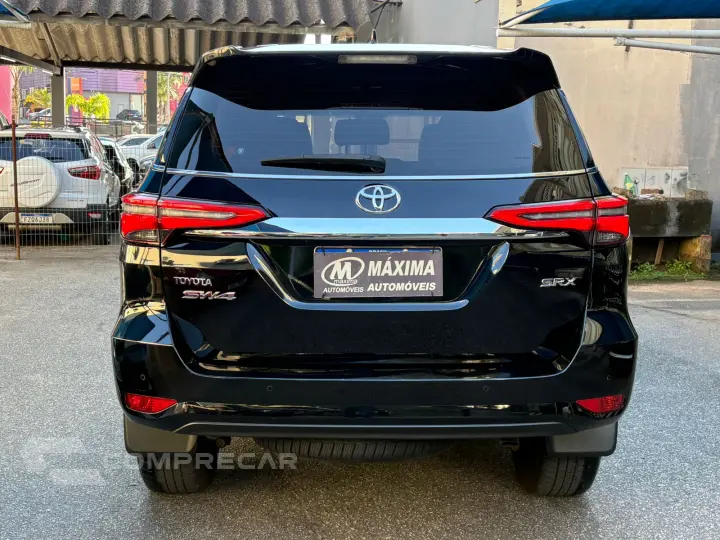 HILUX SW4 2.8 D-4d Turbo SRX 7L 4X4