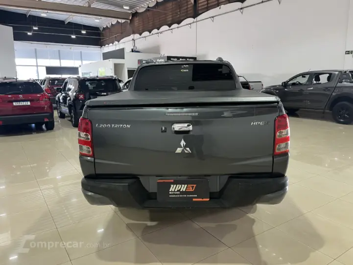 L200 TRITON 2.4 16V Turbo Outdoor Hpe-s CD 4X4