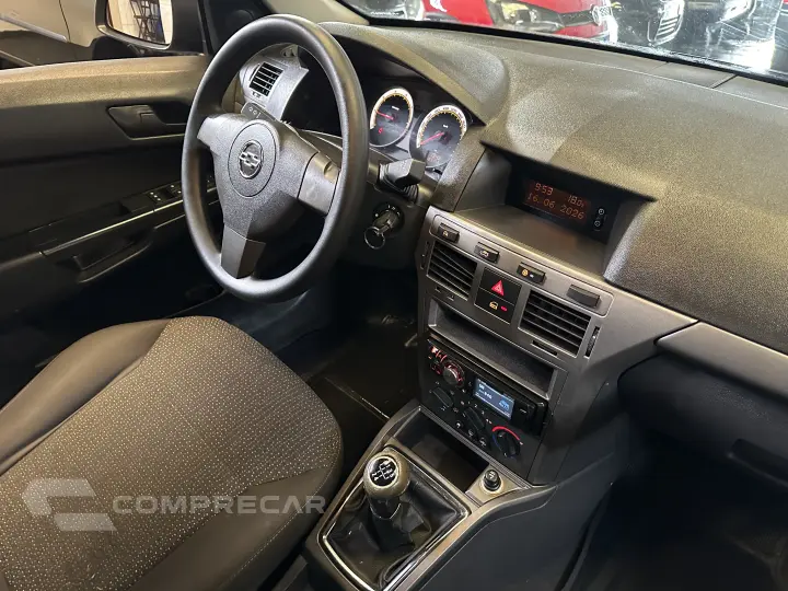 VECTRA 2.0 MPFI Expression 8V