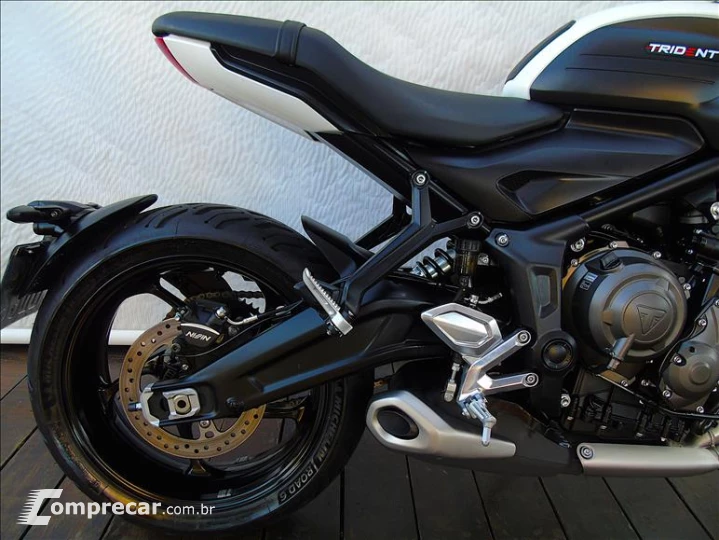 TRIDENT 660